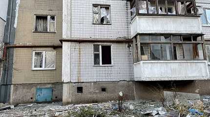 view of an apartment building