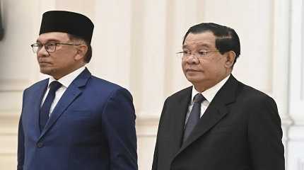 Hun Sen with his Anwar Ibrahim