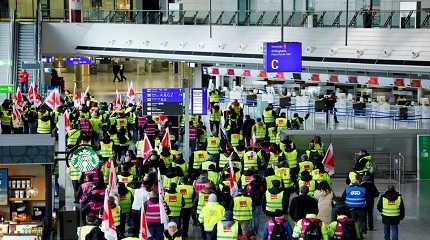  workers protest airport strike 