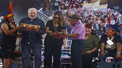 Luiz Inacio Lula da Silva and first lady Rosangela Silva