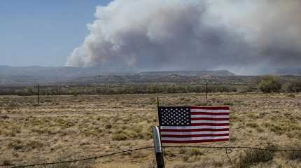 fire burns in the jemez Mountains