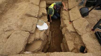 GAZA Archaeologists unearth the cemetery