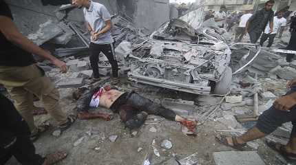 Israeli bombings kill dozens of people