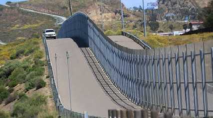 US-Mexico border wall