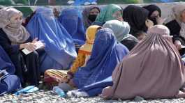 Afghan women to wear head-to-toe clothing
