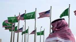 USA and Saudi Arabian flags