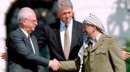 Bill Clinton, Yasser Arafat n Yitzahk Rabin after Oslo Accords