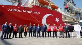 Erdogan with officials in front of Turkey's new drill ship Abdulhamid Han