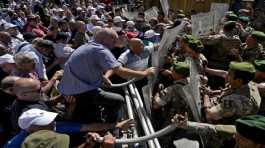Lebanese army retirees clash with police
