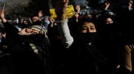 Afghan women chant slogans in protest