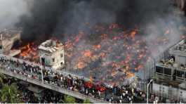 fire in popular shopping centre in Dhaka