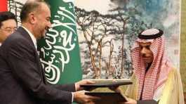 Hossein Amir-Abdollahian n Faisal bin Farhan Al Saud exchange MoU