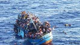 Refugee ship wreck boat
