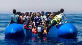 migrants refugees rescued