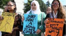 protests against France scarf burqa ban