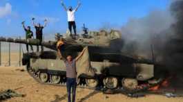 Israeli tank destroyed by Hamas fighters