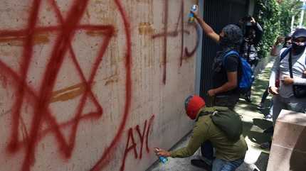 Protesters at Israeli Embassy in Mexico