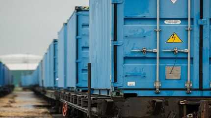 train with Ukrainian grain