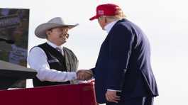 Charles Herbster,shakes hands Donald Trump